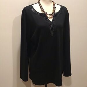 EUC black shimmer beaded v neck knit tee(L)